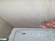 Мужская мастрбация водой в душе видео онлайн